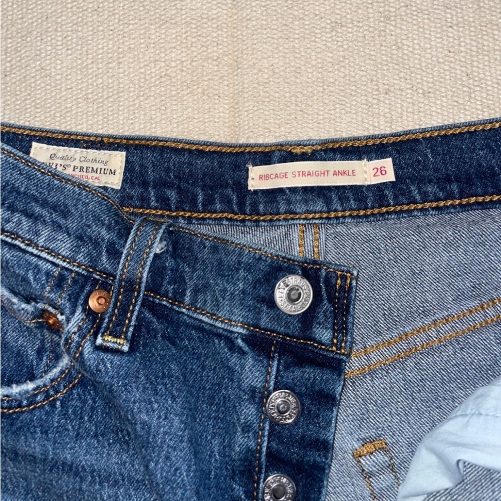 ❌Sold❌Levis ribcage ultra high rise straight ankle jean size 26 - Picture 7 of 11
